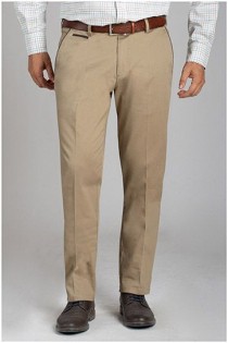 Elastische katoenen vrijetijdsbroek van Plusman.